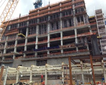 Construction is underway at 10 Hudson Yards. (Jennifer Henderson)