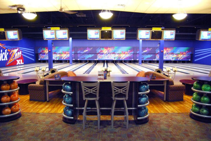 Brunswick Zone XL in Algonquin, Ill.