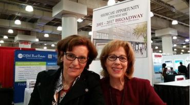 Lisa Rosenthal, left, and Robin Abrams, both of Lansco at ICSC NYC today. (Lauren Elkies Schram)