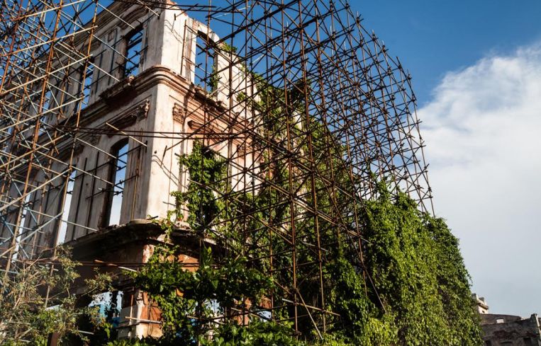 A construction site in Havana, Cuba (Emily Assiran/New York Obsever)