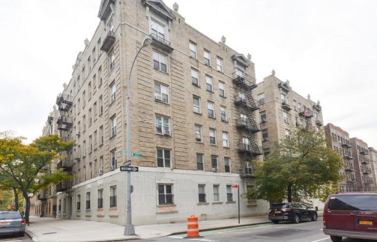 4 South Pinehurst Avenue.