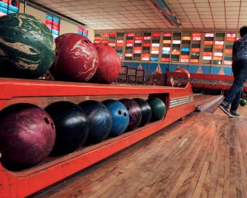 Strike while hot: Bowling alleys require a lot of space and equipment, which worries some investors, who fear they can’t be easily redone in the event that the business goes bust (Photo: Jenny Vaughn/Getty Images).