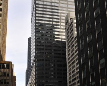 622 Third Avenue (Photo: CoStar Group).