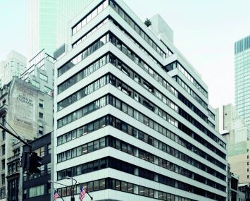 579 Fifth Avenue (Photo: CoStar Group).