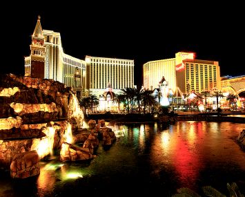 Las Vegas is ready to roll again after breaking the bank during the recession (Photo: Joseph De Palma/flickr).