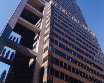 120 West 45th Street (Photo: CoStar Group).