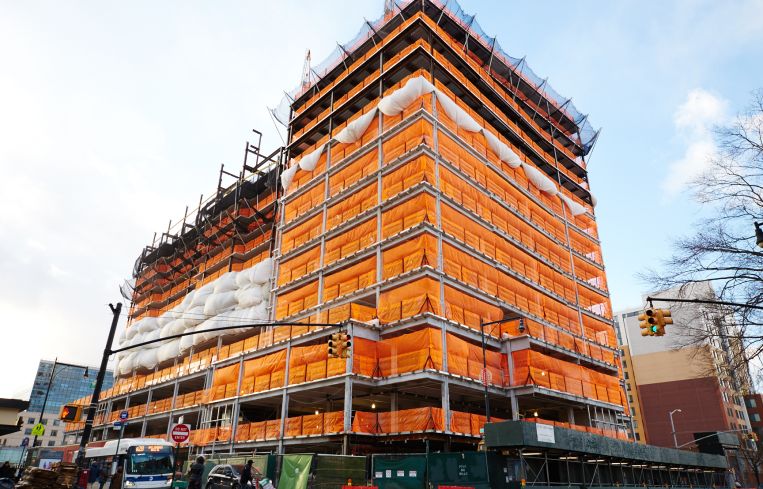 Office portion of Flushing Commons under construction (Photo: Yvonne Albinowski/ For Commercial Observer).