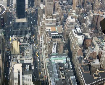 For the third year in a row, the total number of non-apparel related tenants in the Garment District (3,472) outnumbered that of clothing companies (2,589) (Photo: Jon Dawson/ Flickr).