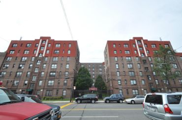 3437-3485 Eastchester Road, in the Eastchester Heights multifamily complex in the Bronx (Image courtesy: PropertyShark).