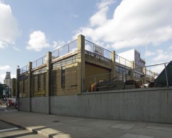 A VIEW OF THE FORMER PARKING GARAGE FROM 30-17 40TH AVENUE THAT LIGHTSTONE PURCHASED IN JANUARY 2016. THE DEVELOPER IS PUTTING UP A 10-STORY RENTAL BUILDING IN ITS PLACE, WHICH IS SLATED TO COME ONLINE IN 2017.