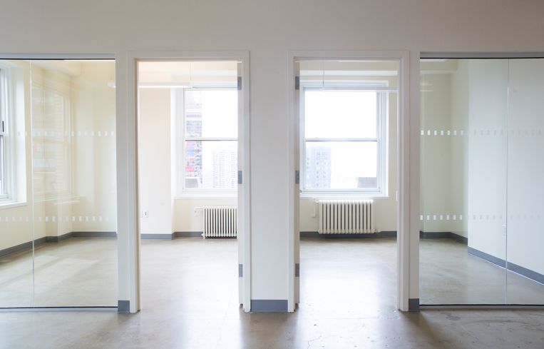 Prebuilt glass conference rooms on the 25th floor (Photo: Sam Ortiz/ For Commercial Observer).