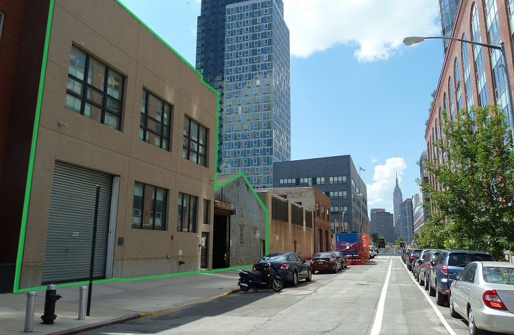 223 Borden Ave (Photo: Marcus & Millichap)