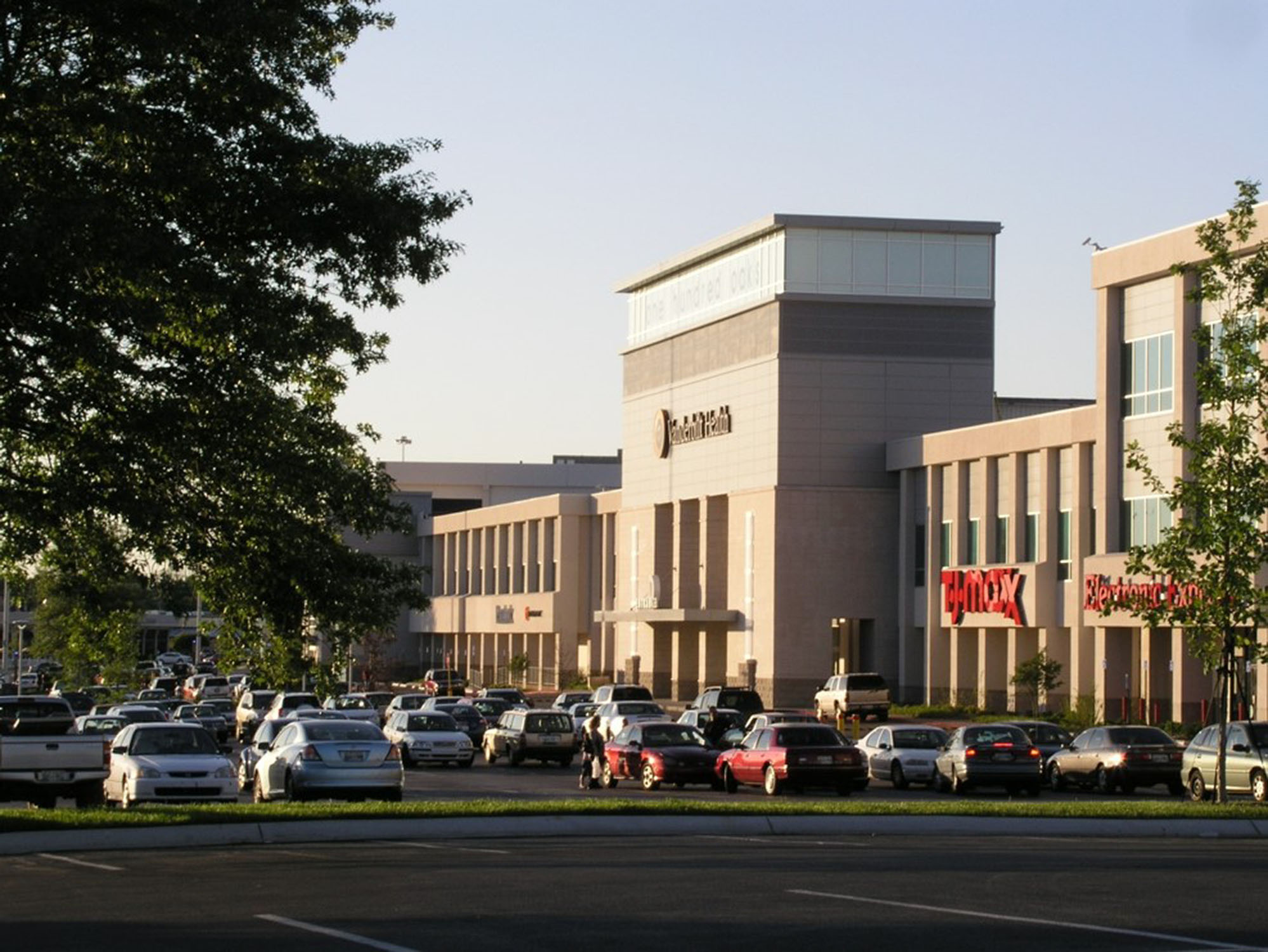 100 Oaks Mall - Wikipedia