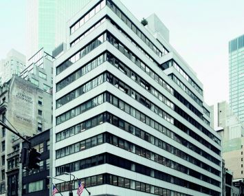 579 Fifth Avenue (Photo: CoStar Group).