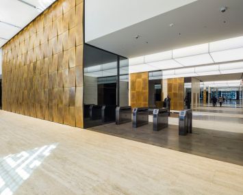 The lobby of 605 Third Avenue.