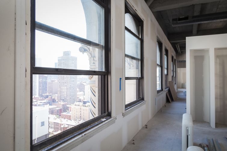 The office has four sides of windows (Photo: Kaitlyn Flannagan/ For Commercial Observer). 