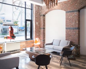 The common lounge for tenants of the GL&G at 61 9th Street in Gowanus (Photo: Kaitlyn Flannagan /for Observer).