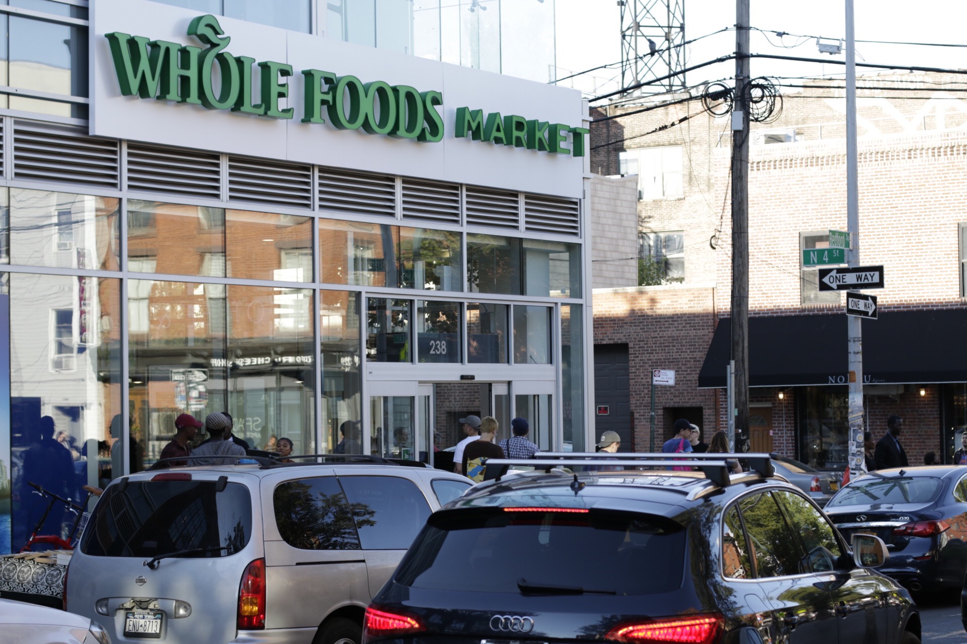 Whole Foods Shareholders Approve, FTC Clears $13.7B Amazon Deal ...