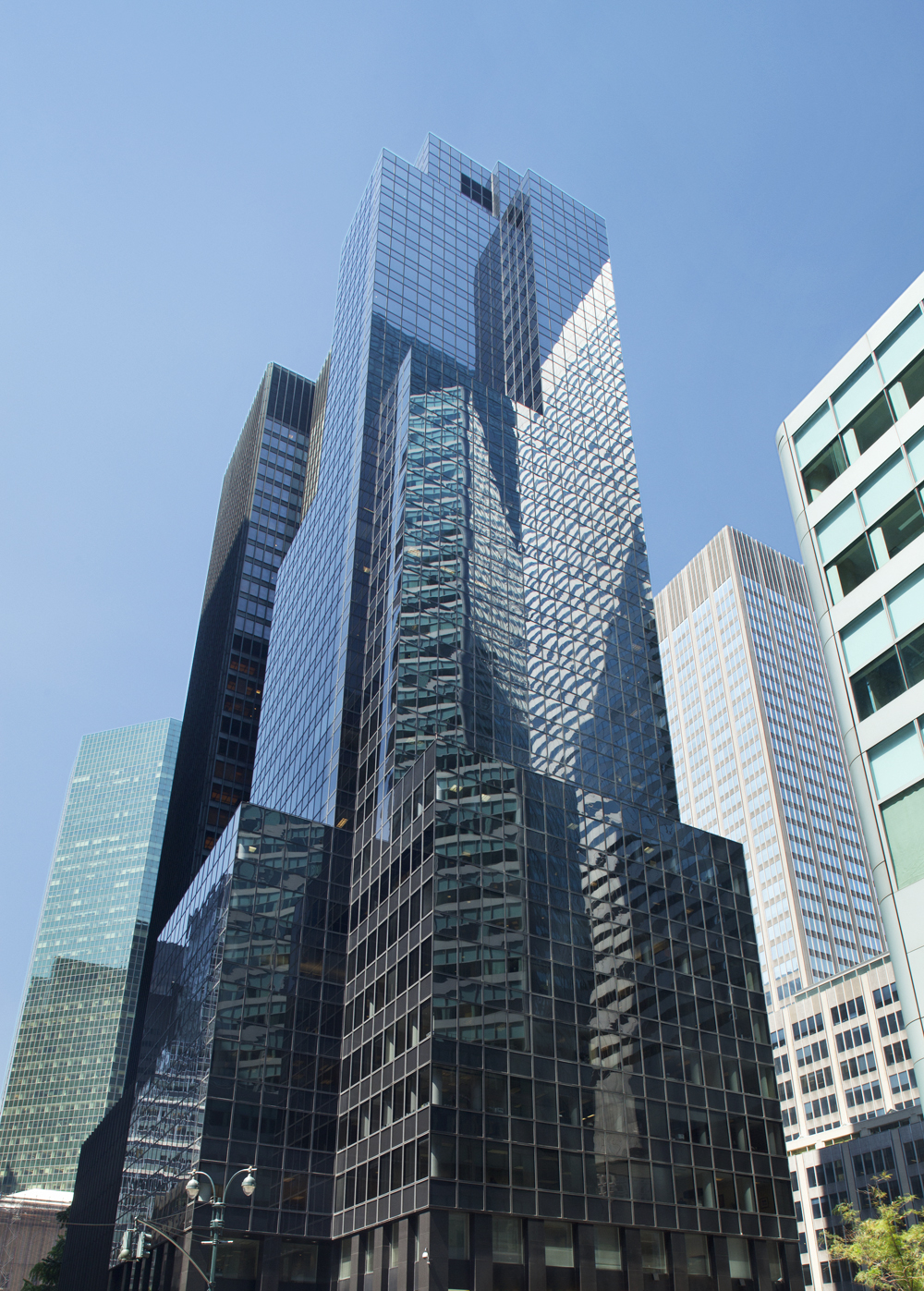 SL Green Strikes 305M Deal to Sell 600 Lex to Insurance
