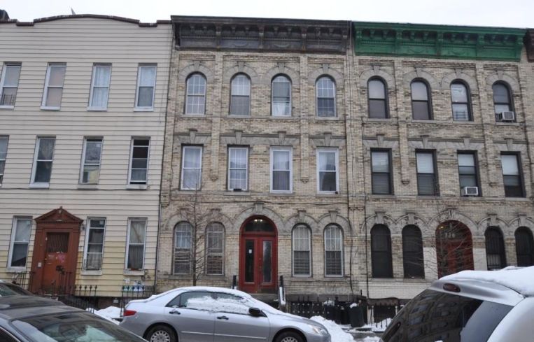 848 Hart Street