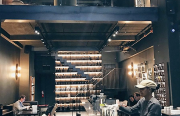 Inside Dr Smood at 285 Madison Avenue. Photo: Dr Smood's Instagram account