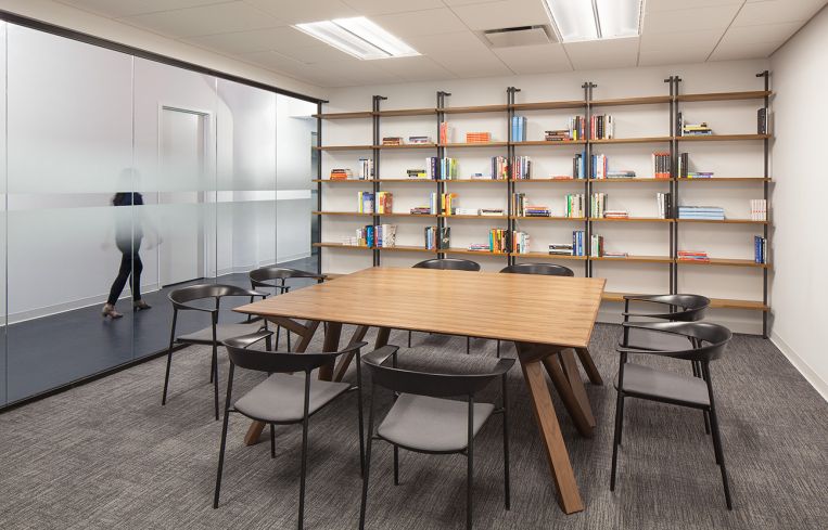The library and quiet zone at Grovo's space. Image: JIDK