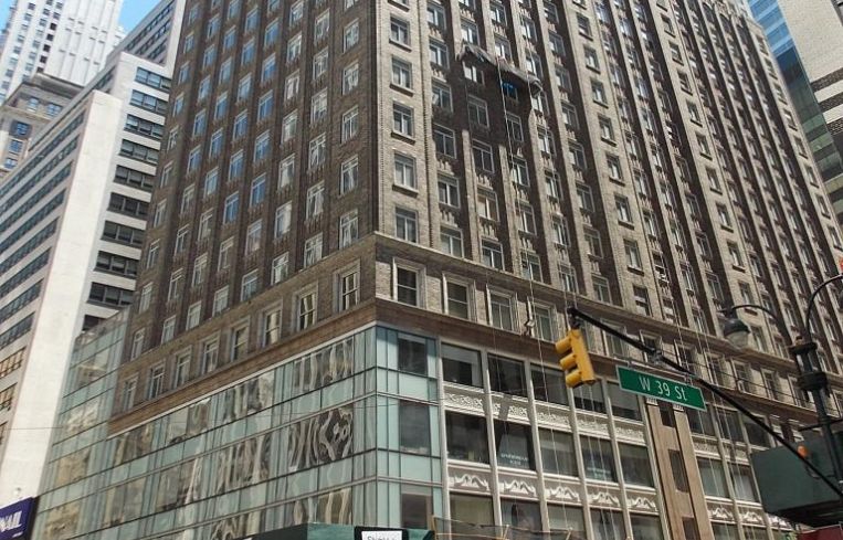 The building at 1412 broadway