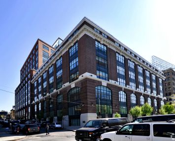 27-01 Queens Plaza North. Photo: CoStar Group.