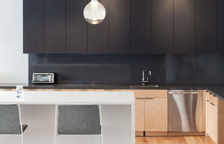 Grovo has a pantry on its 12th floor with black cabinets that employees can write on with chalk. Image: JIDK