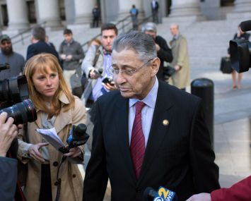 Sheldon Silver speaks to reporters during his trial in 2015.