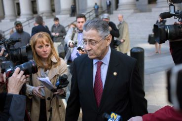 Sheldon Silver speaks to reporters during his trial in 2015. Photo: Kevin Hagen/Getty Images