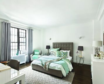 Landlord Salim Assa will have to pay the city $1.2 million as part of a settlement after allegedly allowing illegal short-term sublets in his apartment buildings, one of which was 15 West 55th Street, pictured above.