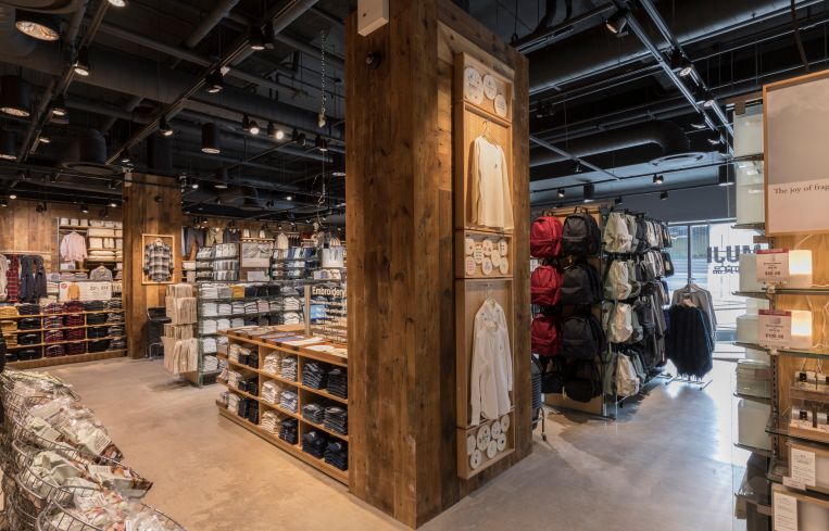 Coloumns in the store are also layered with wood. Photo: Lucas Roy