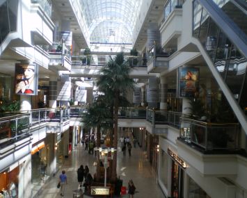 Interior view of Westside Pavilion. Photo: Cbl62/Wikimedia Commons