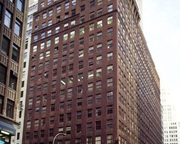 525 Seventh Avenue. Photo: CoStar Group