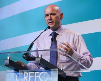 Eric Thompson addresses CREFC conference attendees.