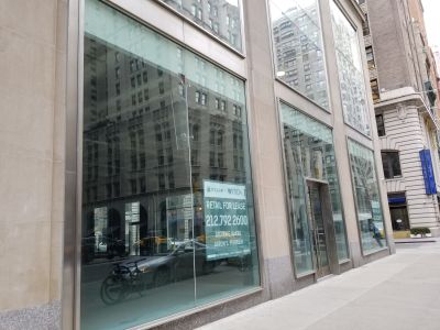 The retail space at 387 Park Avenue South.