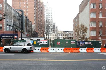 The lot at 511 East 86th Street where Sky will build a 22-story tower.