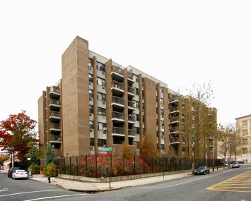 831 Bartholdi Street