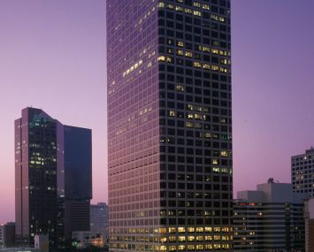 Ernst & Young Plaza at 725 South Figueroa Street in Los Angeles.
