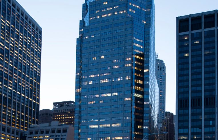 A high-rise office building in Manhattan