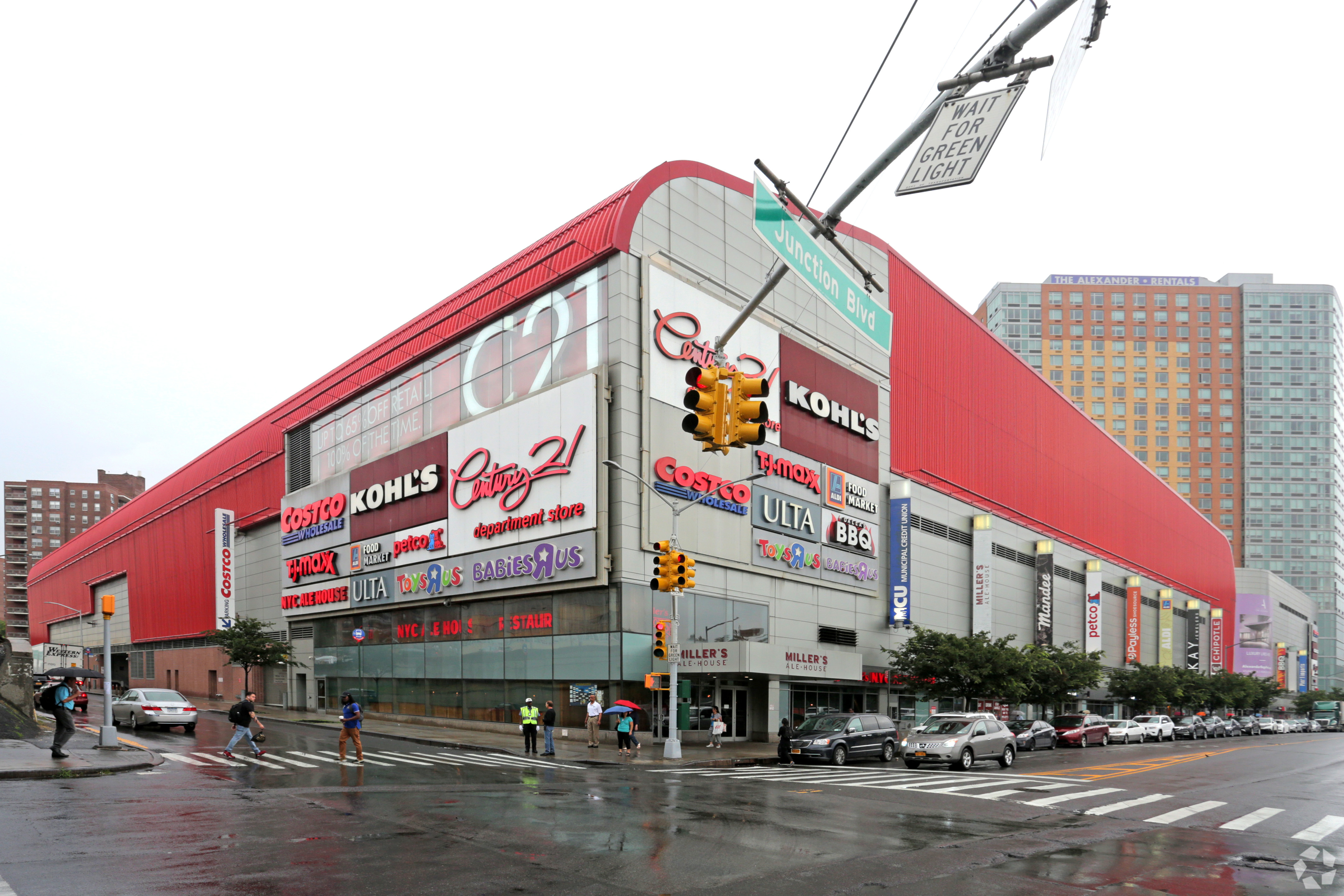 Home Decor Retailer At Home Opening Up First Nyc Store In Queens Commercial Observer