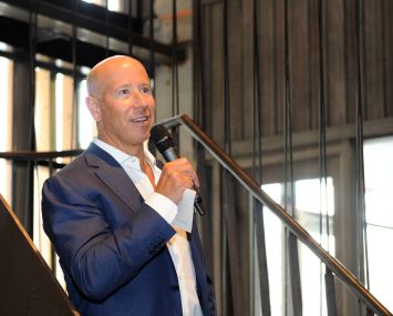 Barry Sternlicht.