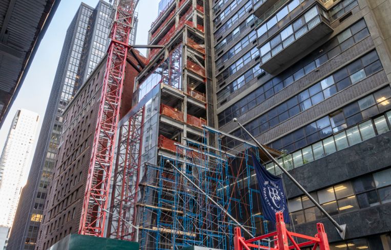 West facing windows on the lower floors of The Six at 106 West 56th Street capitalize on the setback of neighboring buildings to bring in extra daylight.