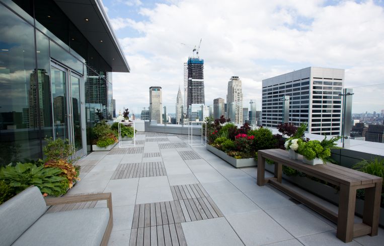 Durst hopes to rent the new penthouse, which comes with a 4,000-square-foot wraparound terrace, to a tenant who will commit to at least 90,000 square feet.