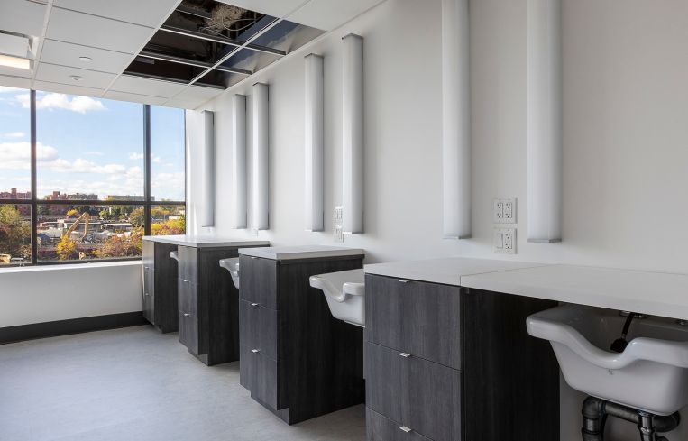 A hairdressing room on the second floor.