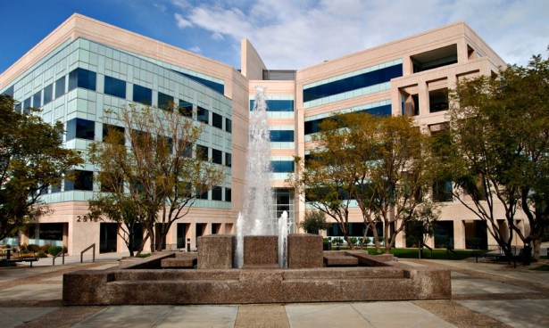 2512 WEST ENTRANCE Amherst Capital Lends $34M to Finance a Phoenix Office Campus Acquisition
