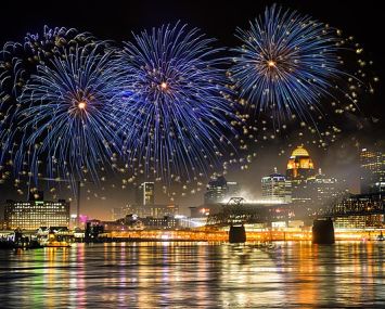 The Kentucky Derby Festival Louisville fireworks display, seen from the Indiana side of the Ohio River.