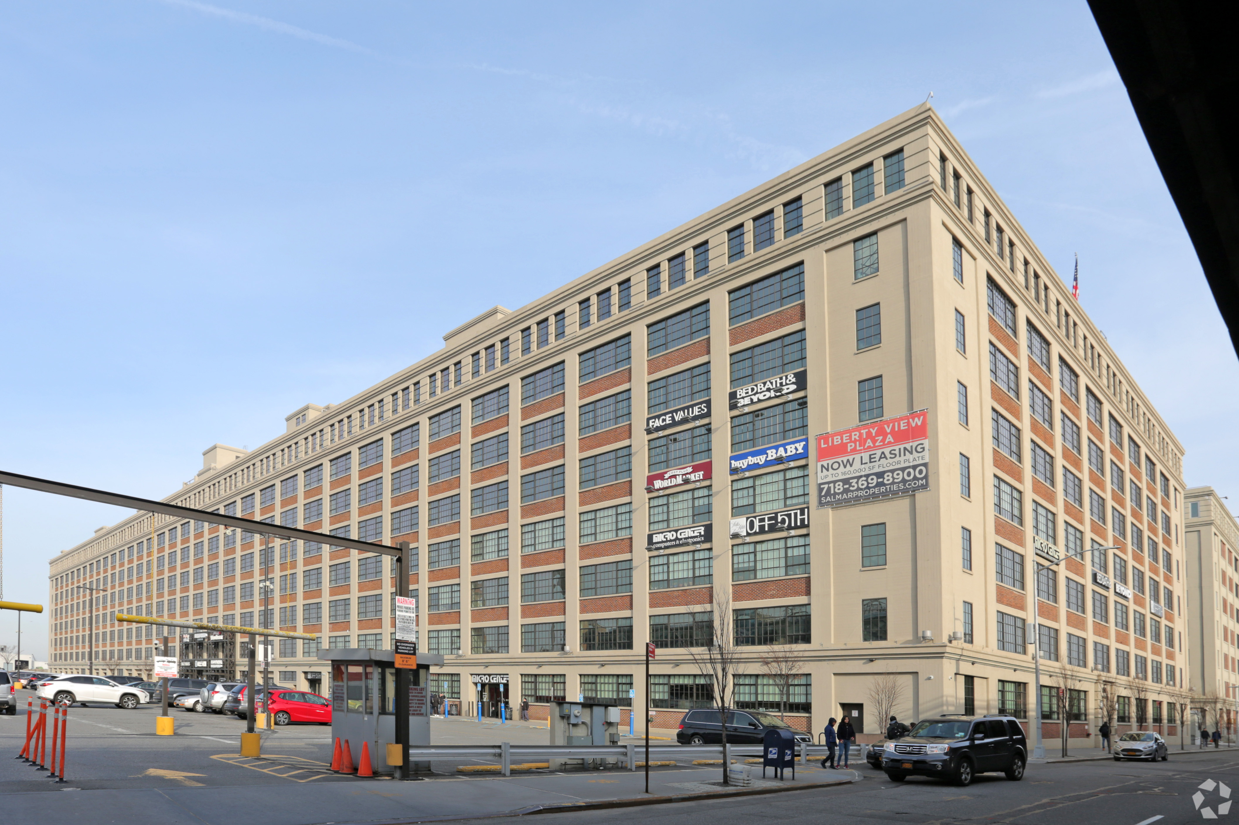 Blackstone Leads $300M Recap of Liberty View Industrial Plaza in 