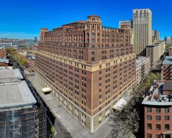 Watermark Brooklyn Heights exterior